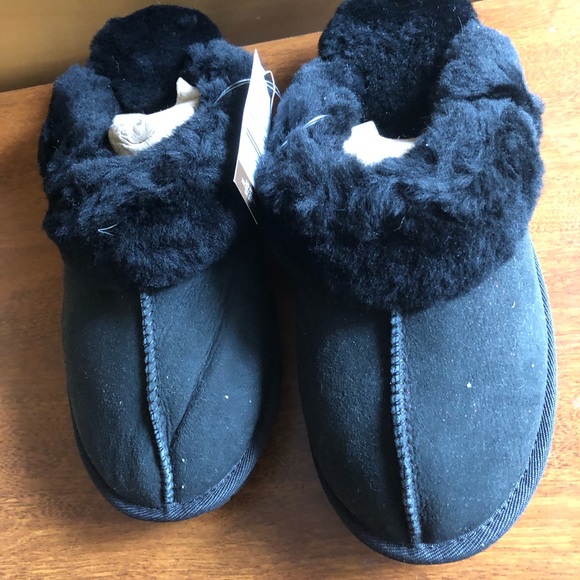 NWT Warm faux fur black slippers, size US 9 - Picture 1 of 3